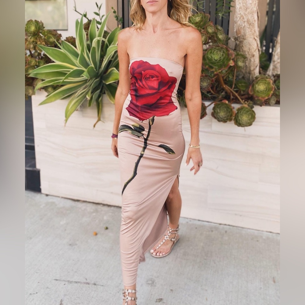 Emory Park - Maxi Dress w/ Rose